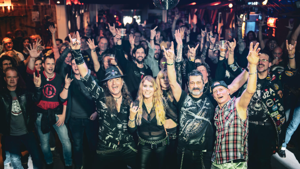 Sold out mit CHINA im Ölfleck Fraunfeld