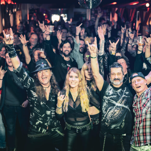 Sold out mit CHINA im Ölfleck Fraunfeld