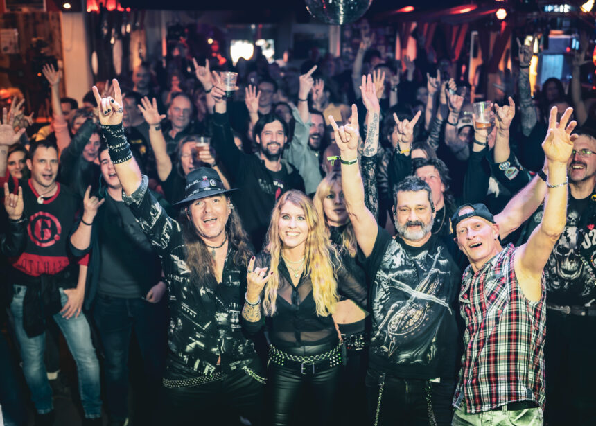 Sold out mit CHINA im Ölfleck Fraunfeld